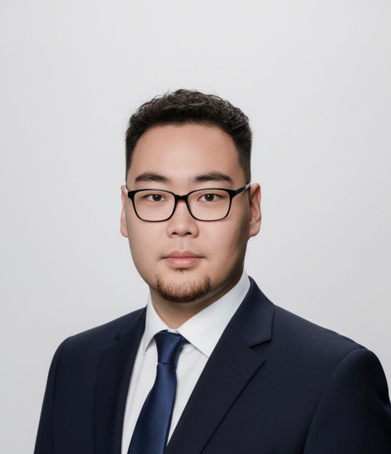 Professional portrait of Oliver Bayar